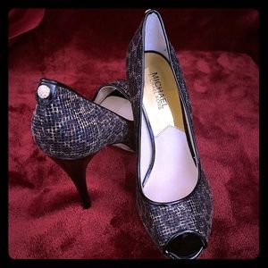 Michael Kors pumps